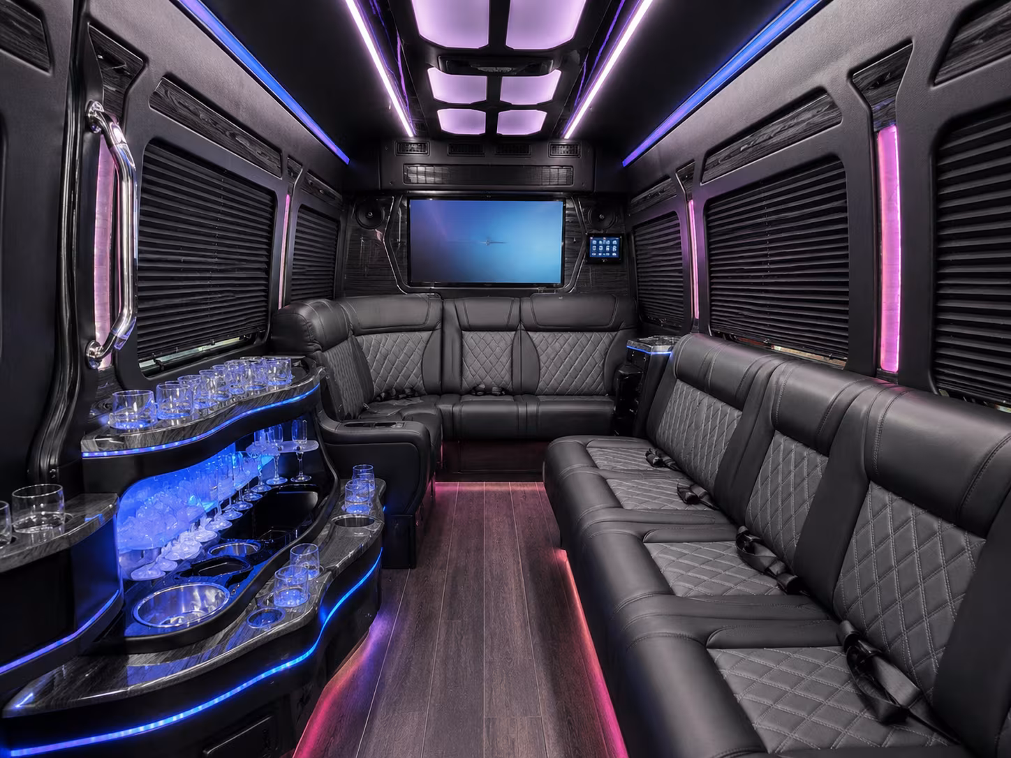 busrentalwestdesmoines com is the easiest way to get your group to iowa speedway race weekends
