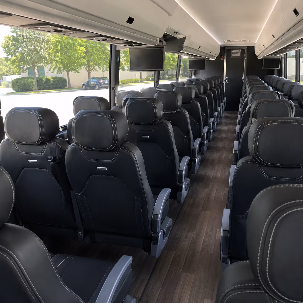 charter bus shuttle service to des moines international airport dsm
