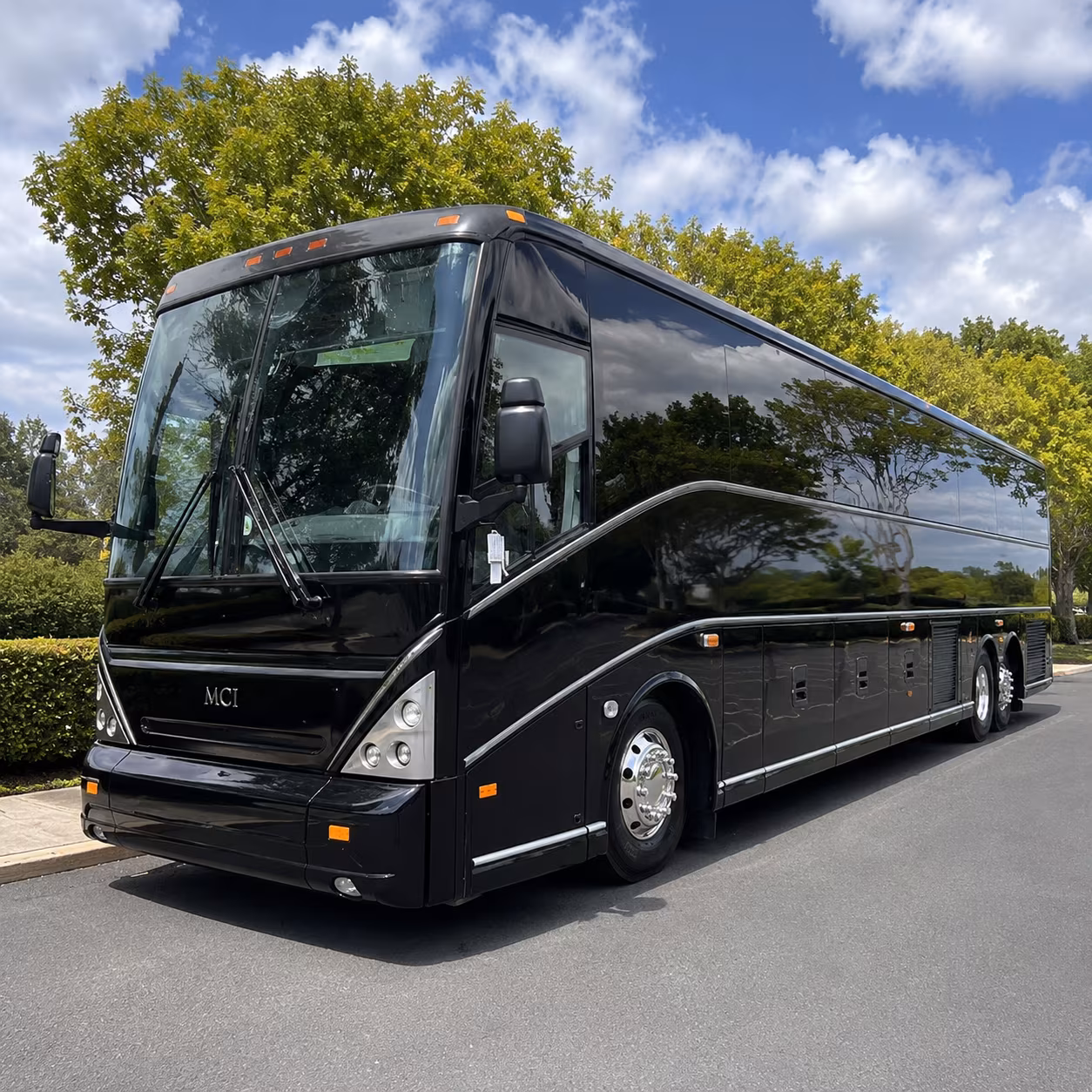 iowa state and iowa hawkeyes charter bus rentals from west des moines