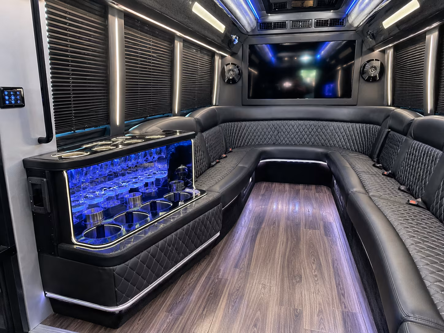 prom and graduation party bus rentals in west des moines