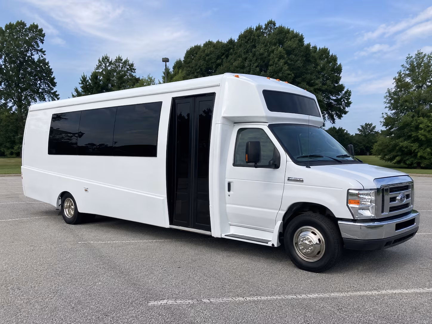 west des moines 18 passenger party bus